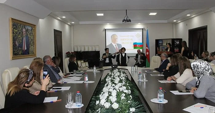 “Qurtuluşumuzun Suverenlik Yolu” eqidası altında tədbir, yazı müsabiqəsi, kitab sərgisi keçirilib