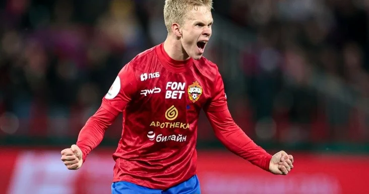 Türkiyə nəhəngi 19 yaşlı rus futbolçunun ailəsini İstanbula dəvət edib