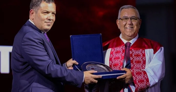 Belek Universiteti məzunlarını gələcəyə uğurladı Möhtəşəm mərasim, dərin mesajlar və musiqi dolu vida gecəsi