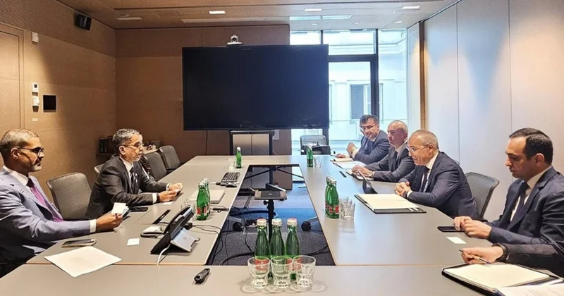 Mikayıl Cabbarov Əbu Dabi İnkişaf Fondunun baş direktoru ilə görüşüb