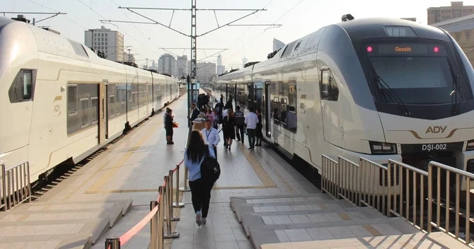 455 kilometr yolu 5 saat 36 dəqiqəyə qət edən SÜRƏT QATARININ YAŞATDIĞI SEVİNC...