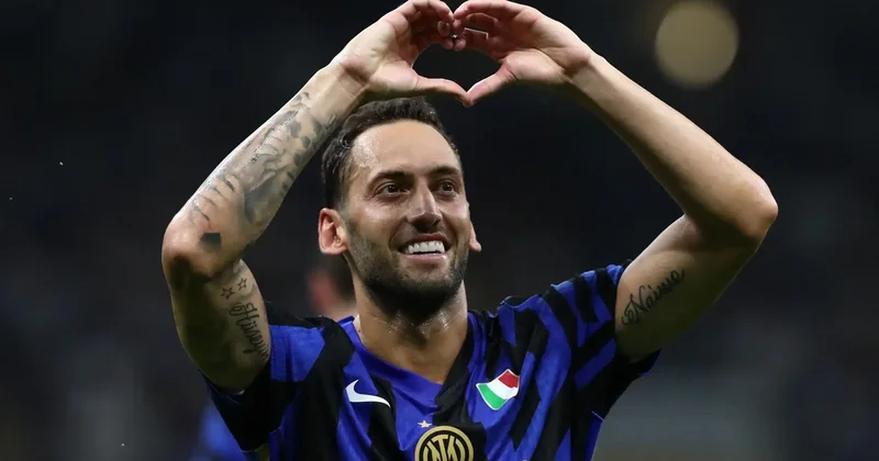 Hakan Çalhanoğlu Qalatasaray rəsmiləri ilə görüşmək üçün İstanbula gedəcək