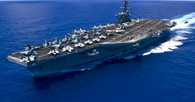 США перебрасывают авианосец из Южно Китайского моря на запад