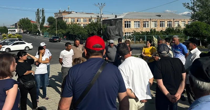 В Армении протестуют из за роста тарифов на проезд видео