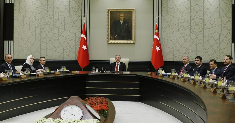 Türkiyə hökuməti İrana görə toplandı