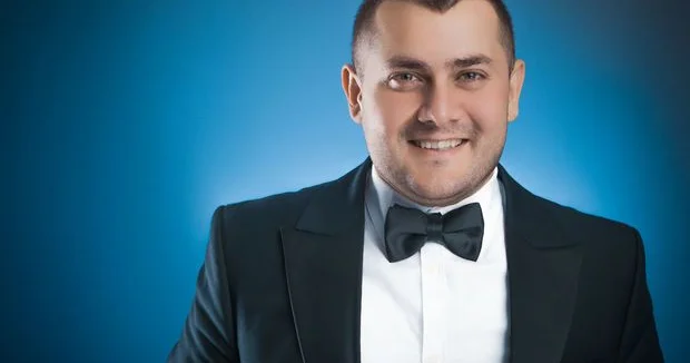 Sanki oliqarx, nazir balasıdır yazan...