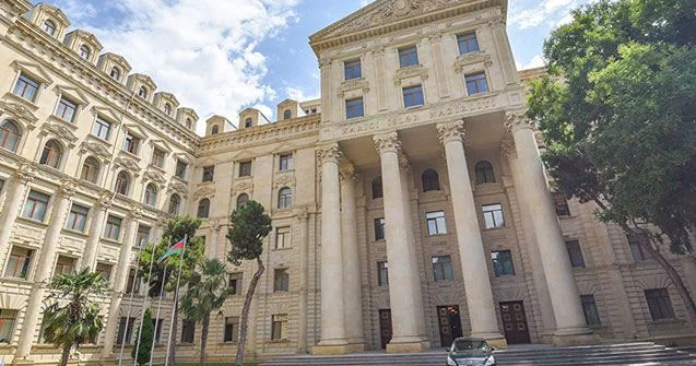 Azərbaycan Tehrandakı diplomatlarımızın ailə üzvlərini İrandan çıxartdı RƏSMİ