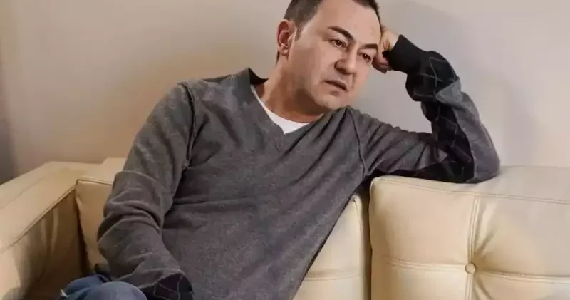 “Eyni ayaqqabını geyinirəm”