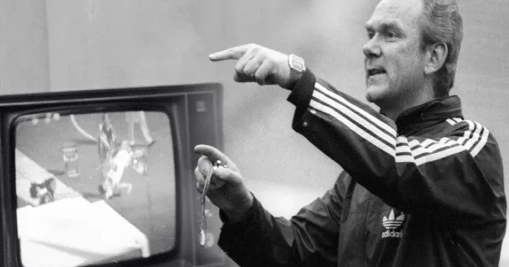 Böyük məşqçi Lobanovski: Qərb filminə baxan futbolçuları niyə cəzalandırıb?