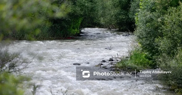 В некоторых реках Азербайджана повысился уровень воды, в Загатале сошел сель
