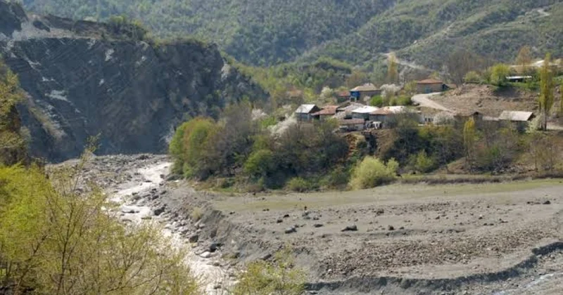 Nəriman Paşayev: İqlim dəyişmələri dağ yollarında geoloji təhlükələri artırır