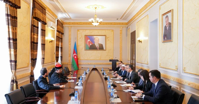 Komitə sədri Vatikanın Dinlərarası Dialoq Dikasteriyasının prefekti ilə görüşüb