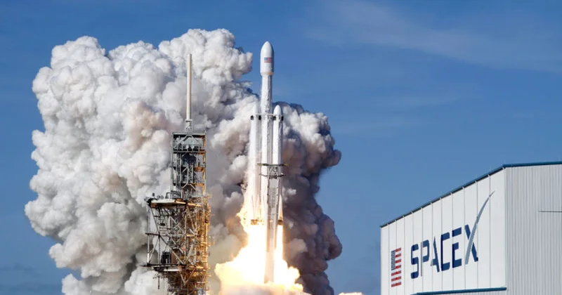 “SpaceX” “Amazon”dan sonra “Microsoft”u da geridə qoyub