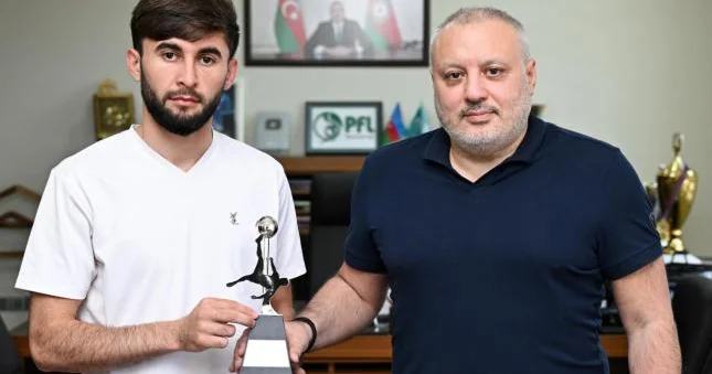 Elxan Səmədovdan bombardirə xüsusi hədiyyə