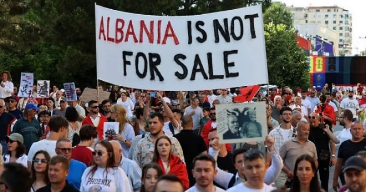 Trampın kürəkəninin Albaniyadakı kurortu Avropa standartlarına cavab verəcək