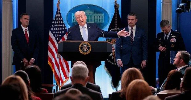 Трамп может уволить глав Пентагона и ЦРУ