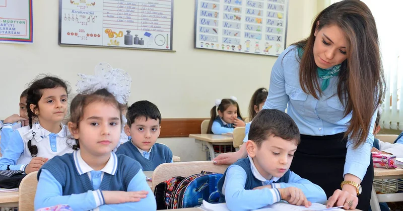 Müəllim və şagirdlərin geyimi ilə bağlı tələblər Qanuna salınır