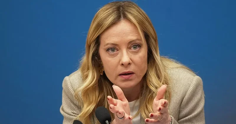 Мелони похвасталась лидерам G7, что бросила курить