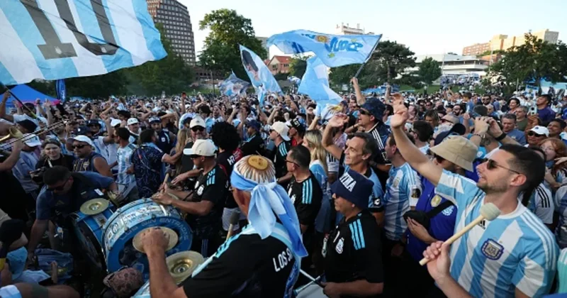 Nyu Yorkda Argentina və Əlcəzair azarkeşləri arasında toqquşma oldu