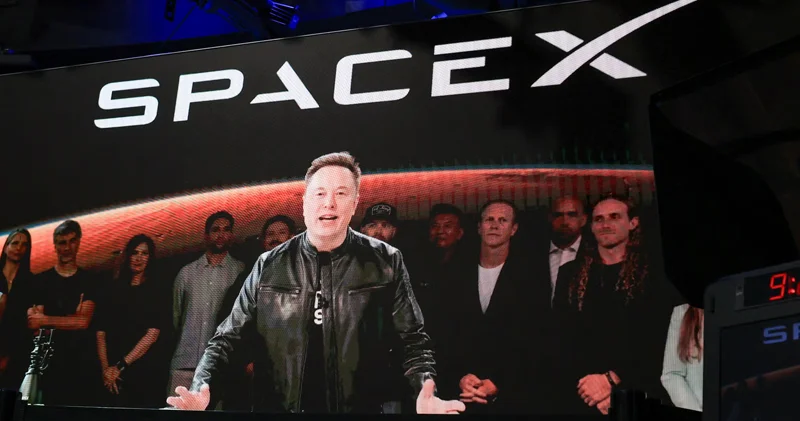 SpaceX ən dəyərli şirkətlər siyahısında beşinci sıraya yüksəldi