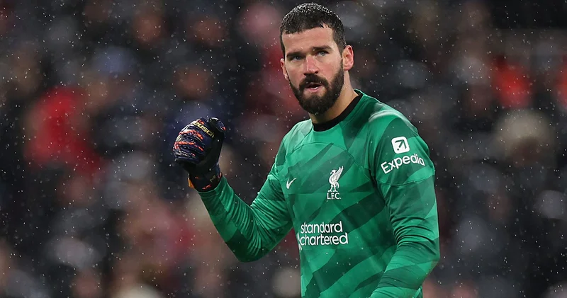 “Liverpul”un əsas qapıçısı klubu tərk edə bilər