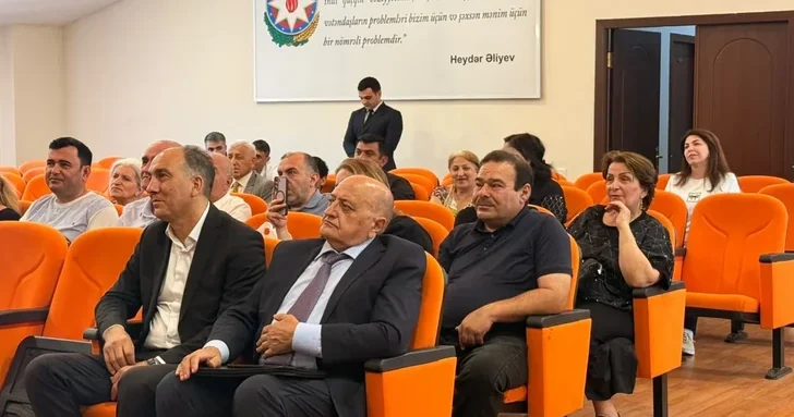 Жителей Ханкенди проинформировали о социальных выплатах и минной опасности