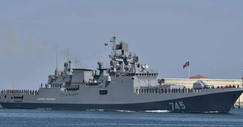 Rusiyaya aid freqat La Manş boğazında Britaniya yaxtasına xəbərdarlıq atəşi açıb
