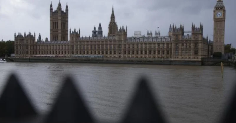 Böyük Britaniya Rusiya əleyhinə sanksiyalar siyahısını genişləndirib
