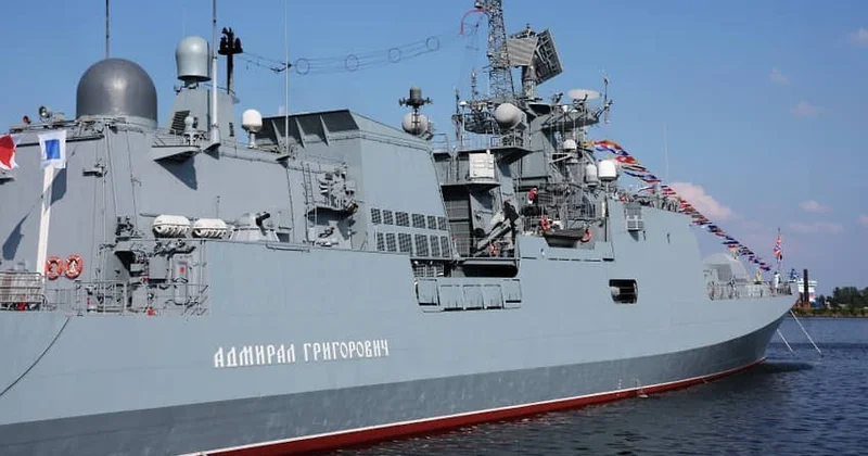 Российский фрегат открыл предупредительный огонь по британской яхте в Ла Манше