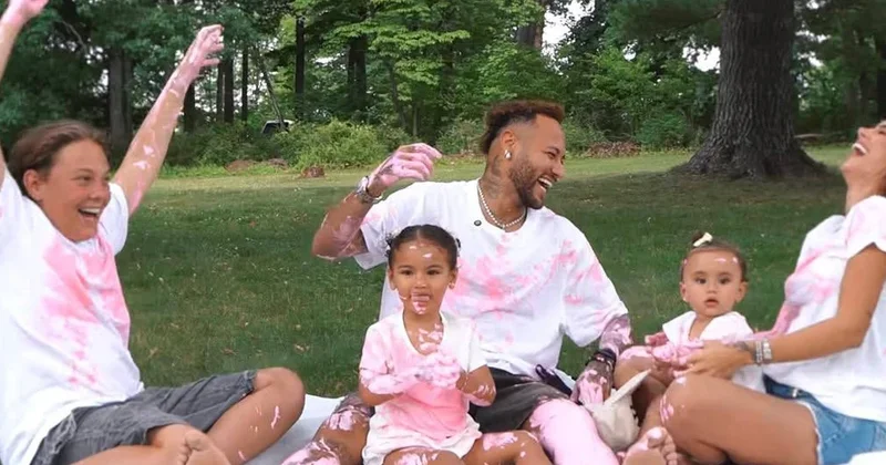 Neymar üç ildə dördüncü dəfə qız atası olacaq VİDEO