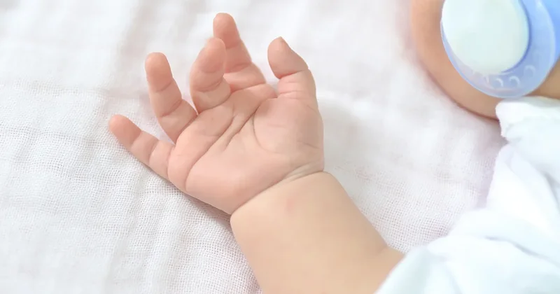 1 yaşında öldü Qızdırmadan
