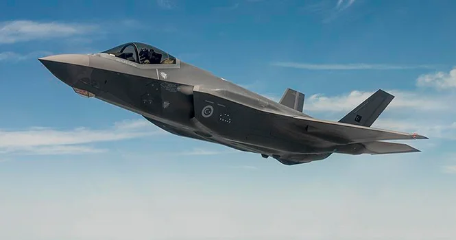 СМИ: Истребитель F 35I мог сбросить бомбы на бункер президента Ирана в Тегеране