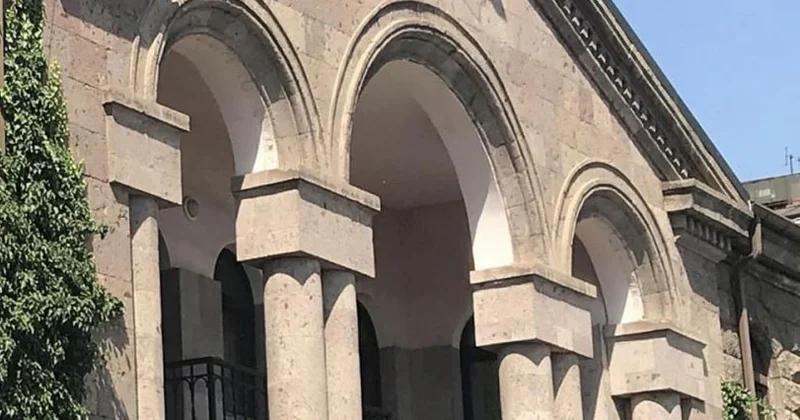 Ermənistan hakimiyyəti “DQR”in İrəvandakı “nümayəndəliyi”nin binasını separatçılardan almaq istəyir