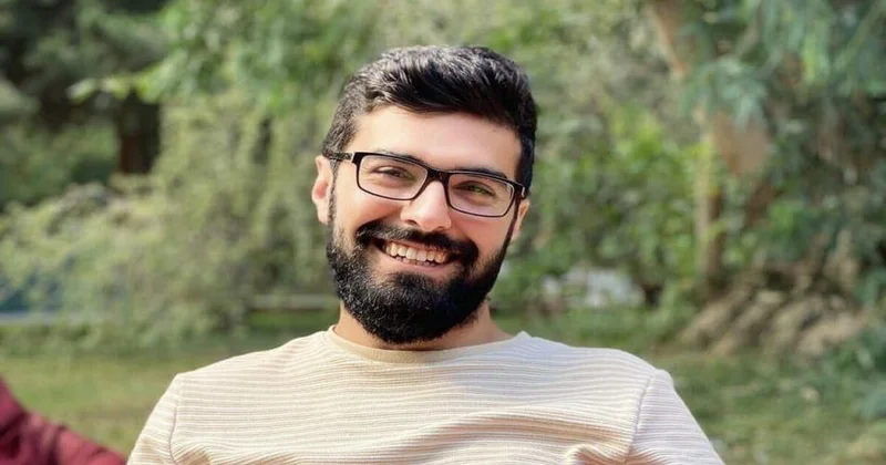 Gənc yazıçımız Türkiyədə ağır qəzaya düşdü Vəziyyəti ağırdır FOTO