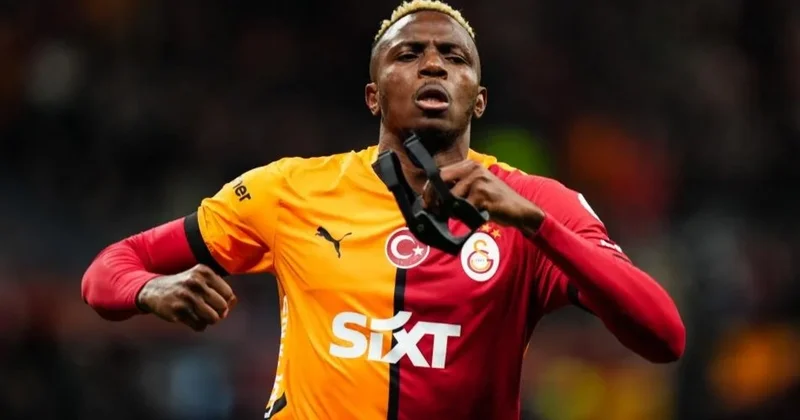 Viktor Osimhen Napoli rəsmilərinə qəzəbləndi