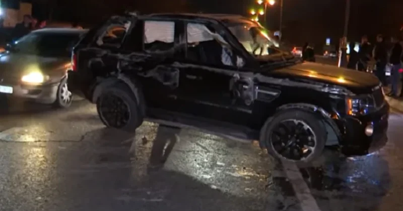 Gəncədə Land Rover işıq dirəyinə çırpıldı