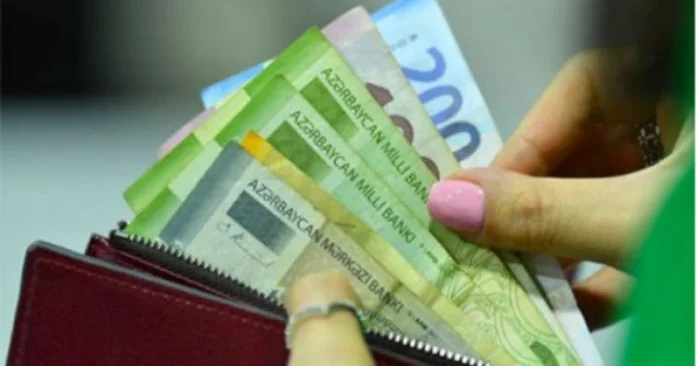 Həmkarlar işçilərin maaşının kəsilməsinə imza atıb Komitə sədri sənəd paylaşdı (FOTO)