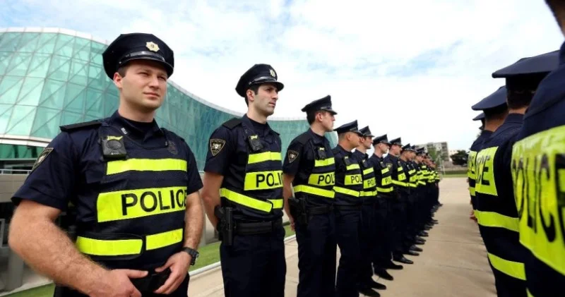 Gürcüstanda polislərə hücum olub, 3 əməkdaş yaralanıb