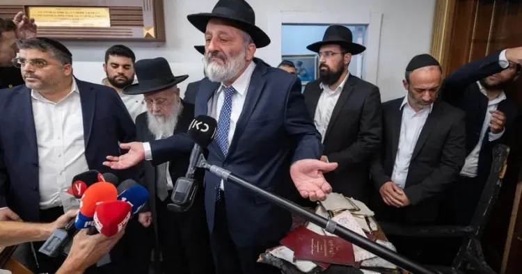 Netanyahu tərəfdarlarını itirir