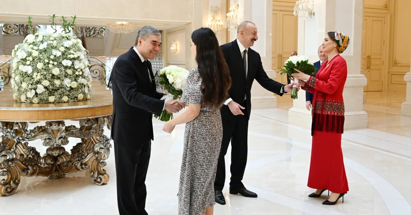 Алиев и Бердымухамедов сделали памятное фото с дочерьми