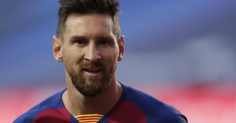 Messi sosial şəbəkədən izlədiyi fanatına forma hədiyyə etdi FOTO