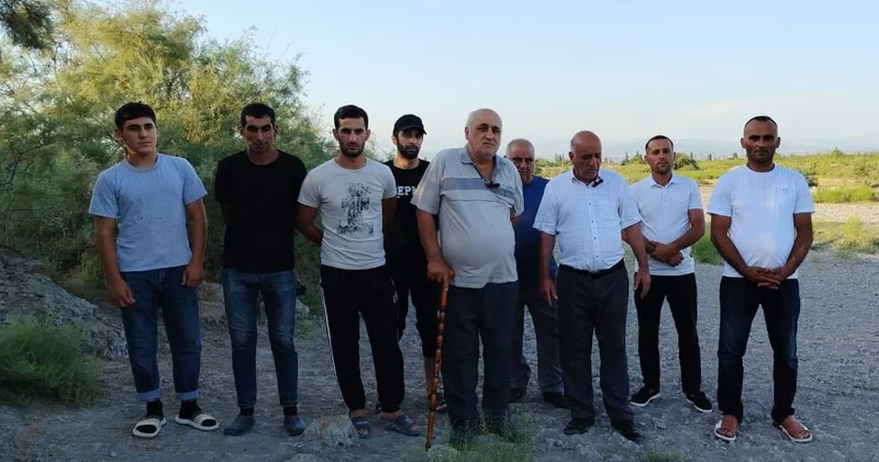 GÖYÇAY SAKİNLƏRİ ÖRÜŞ SAHƏSİNDƏ SÜNİ GÖL YARADILMASINA ETİRAZ EDİR “İstifadə etməyə su tapmırıq” / Foto