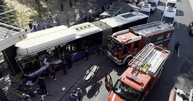 Ankarada avtobus qəzası: 20 nəfər yaralandı