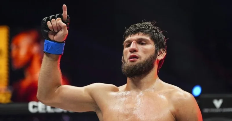 MMA döyüşçüsü güllələndi