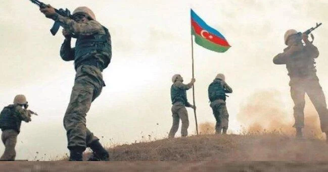 Sülhdə uşaqlar atalarını, müharibədə atalar oğullarını dəfn edirlər...