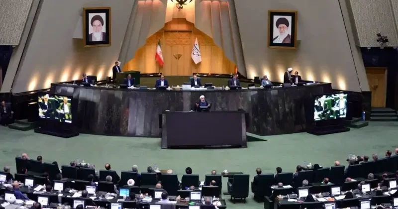 İran parlamenti bəyanat qəbul edərək ABŞ la danışıqlar üçün şərt irəli sürüb