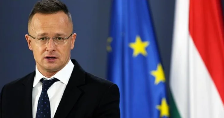 Siyarto: “Brüssel iqtisadi siyasətdə səhvlərə yol verir”