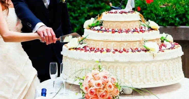Bəy gəlindən başqa hamı o tortdan zəhərləndi