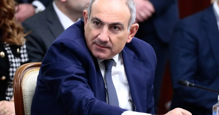 Keşişin fətvası : Paşinyanın boynu vurulsun