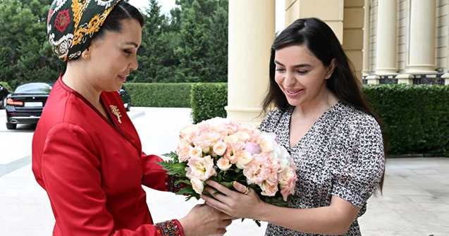 Leyla Əliyeva Atabayeva ilə bir arada Fotolar